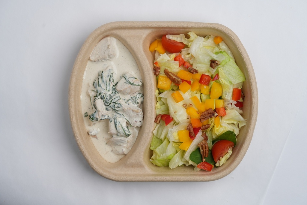 Chicken creamy Spinach and Pecan Salad