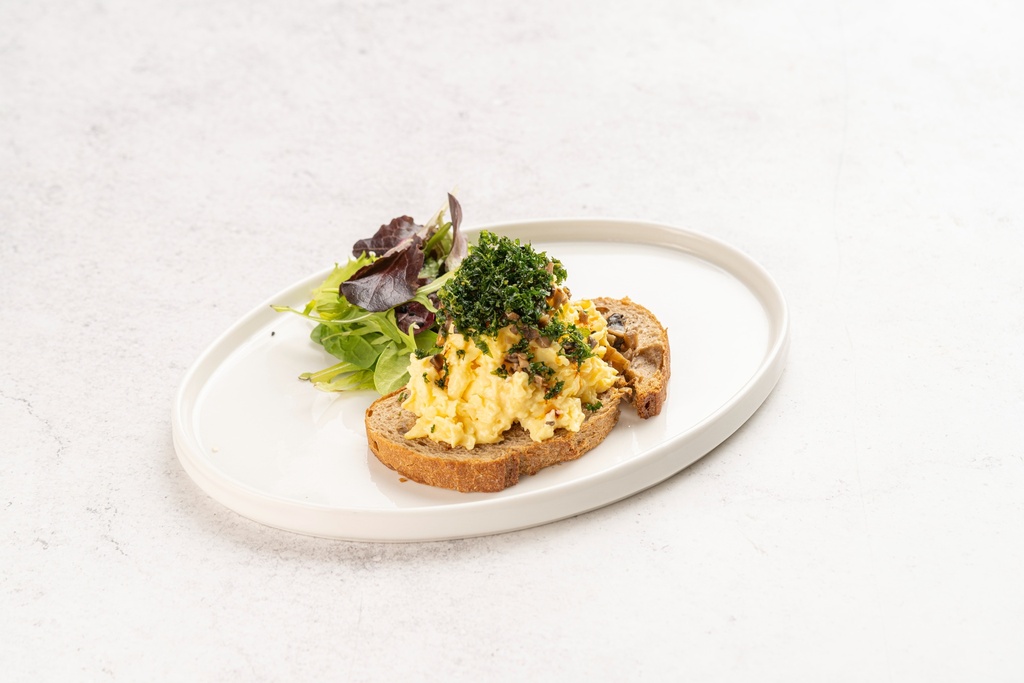 Truffle Scramble Egg with bread